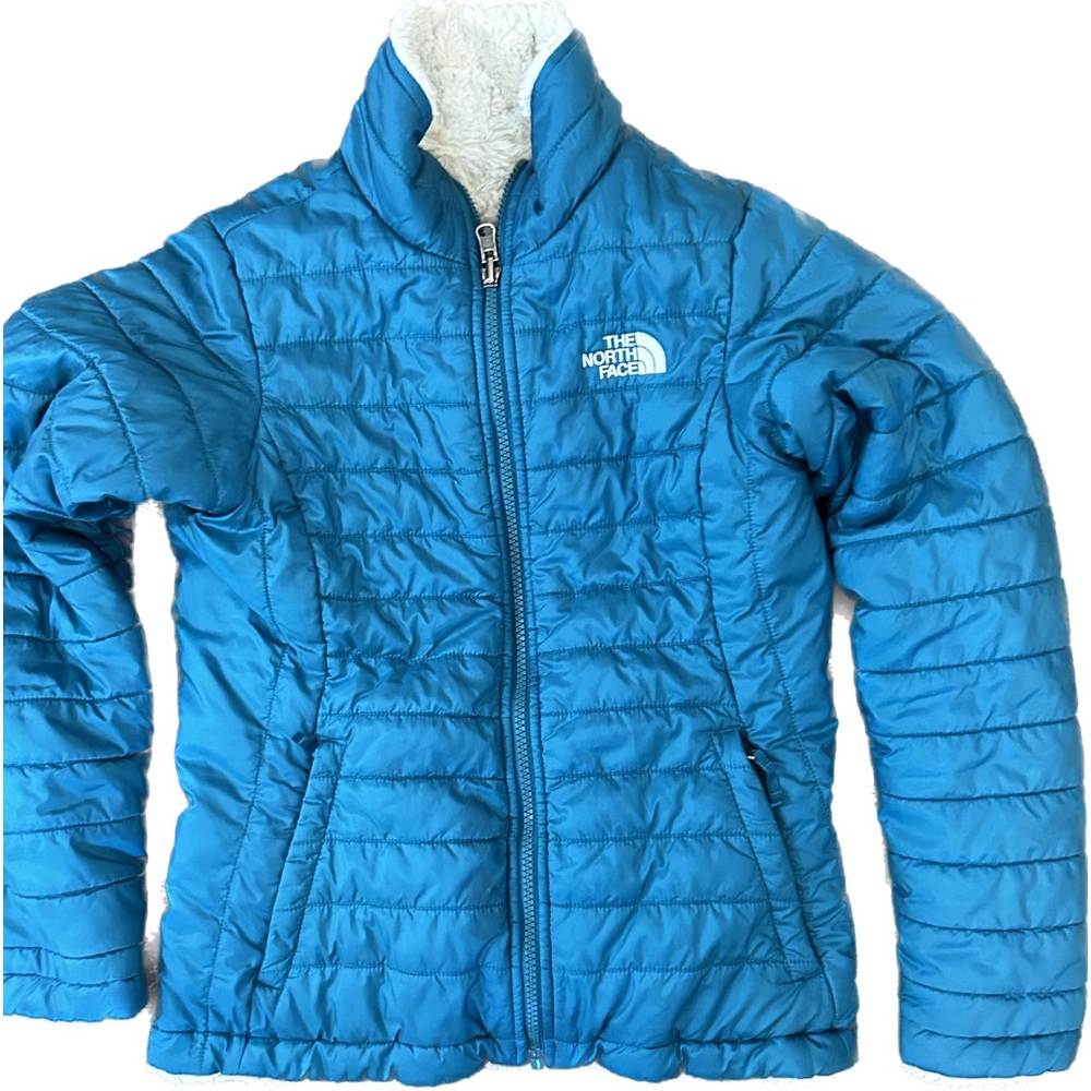 The North Face jacket is REVERSIBLE. It’s like getting 2 jackets in one.